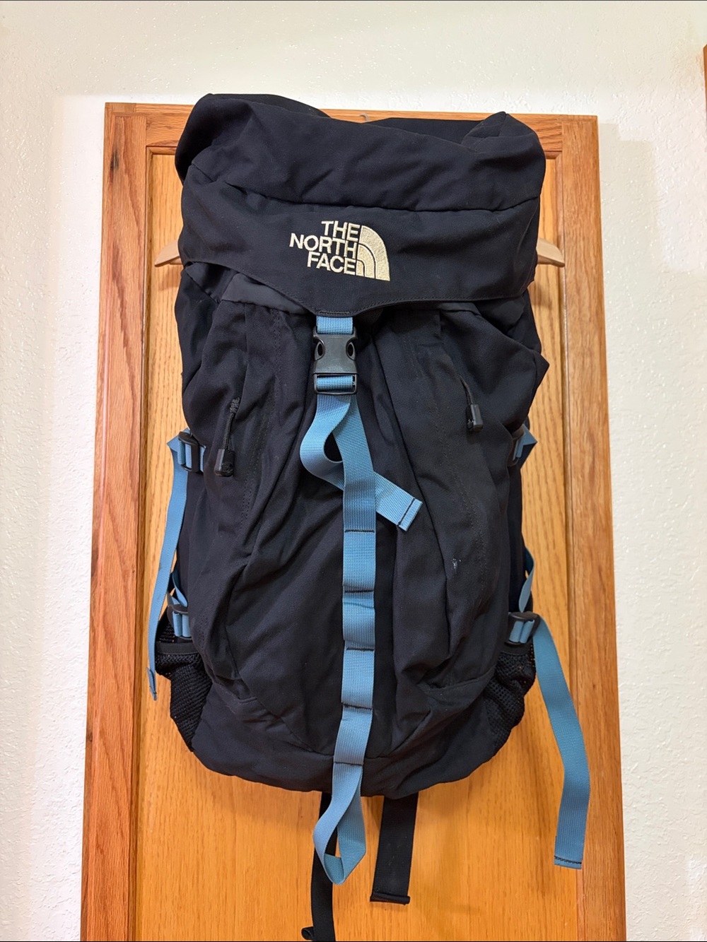 Vintage The North Face 50l-60l top load Backpack teal straps camping climbing